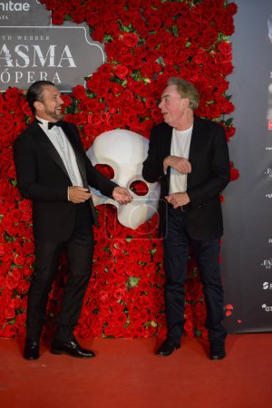 Téléchargez les photos : Antonio Banderas et Andrew Lloyd Webber ont assisté à la première du Fantôme de l'Opéra, Madrid Espagne - en image libre de droit