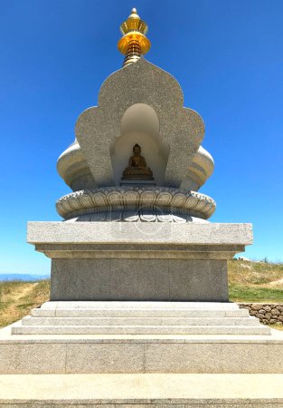 Le Kalachakra Stupa à Karma Berchen Ling en Grèce. C'est un centre de culte bouddhiste dans les montagnes de la région de Corinthe, dans le Péloponnèse, au sud de la Grèce.