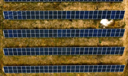 Foto de Fotografia cenital de paneles solares en Tambo. - Imagen libre de derechos
