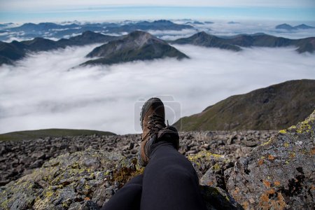 Téléchargez les photos : Photographie de montagnes, randonnée, pierres, bottes de randonnée, Écosse - en image libre de droit