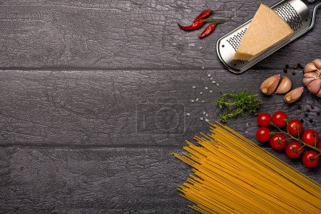 Blankfotos von Spaghetti, Tomaten, Nudeln, Knoblauch, Zutaten, Käse