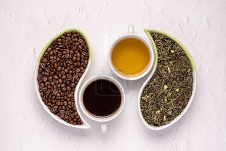 Foto de Fotografía de la bebida del café; té verde; hierba; haba; elección; elegir; hierbas; cafeína; seco; natural; bebida; pétalo; bebida; textura - Imagen libre de derechos