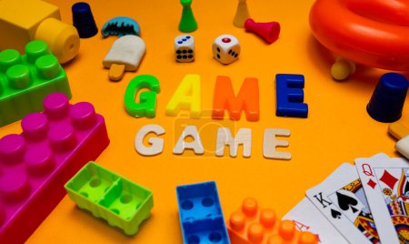 Una imagen de stock de la palabra "Juego" hecha de Scrabble juego de letras.