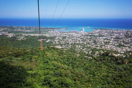 Teleferico à Puerto Plata, République dominicaine, offre au visiteur une vue panoramique de la ville descendant de la colline (779 m au-dessus du niveau de la mer).