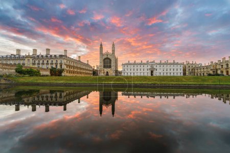 Téléchargez les photos : Chapelle des Rois au lever du soleil. Cambridge. Angleterre - en image libre de droit