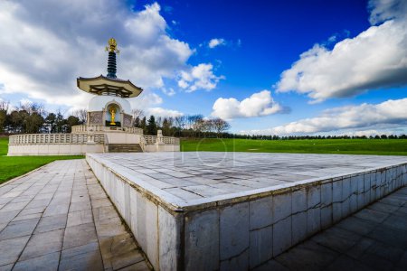 Foto de Pagoda de la Paz en el parque Willen en Milton Keynes. Inglaterra - Imagen libre de derechos