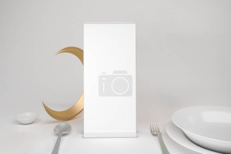 Téléchargez les photos : Menu du restaurant Ramadan avec croissant - en image libre de droit