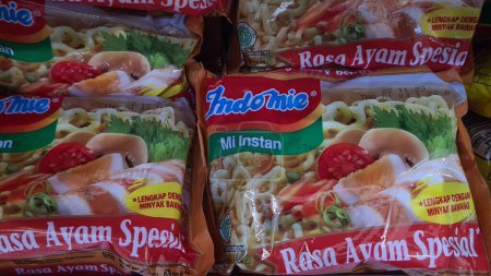 Téléchargez les photos : Indomie saveur de poulet spécial (Indomie rasa ayam spesial). - en image libre de droit