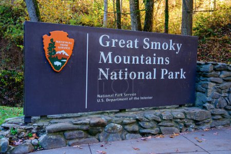 Téléchargez les photos : Entrée du Great Smoky National Park, Tennessee, États-Unis. Photo de haute qualité - en image libre de droit
