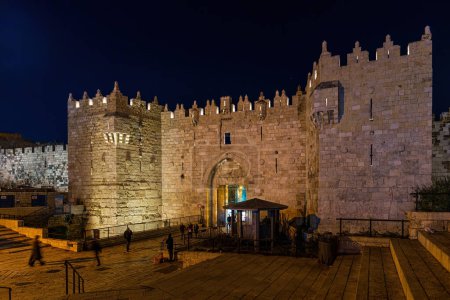 Téléchargez les photos : Jérusalem - Porte de Damas la nuit - en image libre de droit