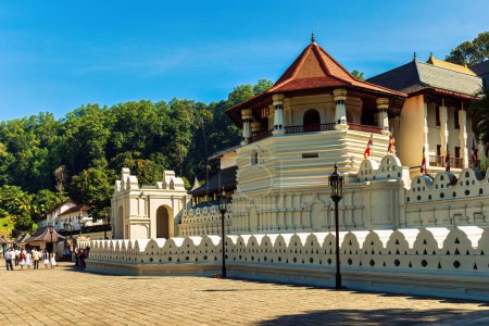 Foto de El famoso templo buda del diente en Kandy, Sri Lanka - Imagen libre de derechos