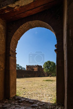 Téléchargez les photos : Château de Fasilides, fondé par l'empereur Fasilides à Gondar, autrefois l'ancienne capitale impériale et capitale de la province historique de Begemder. - en image libre de droit