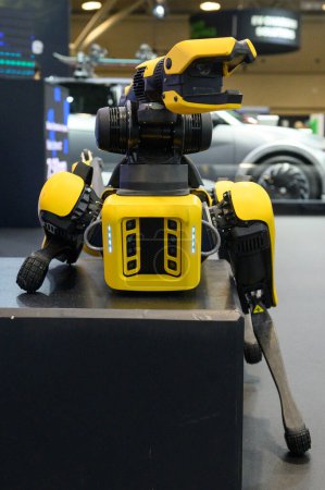 Foto de Toronto, ON, Canadá - 16 de febrero de 2024: Robot Dog Boston Dynamics Hyundai presentado por Pfaff Auto Group en el Centro de Convenciones Metro Toronto - Imagen libre de derechos