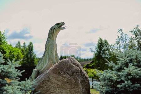Foto de Parque de dinosaurios en Leba en el norte de Polonia en el Mar Báltico. - Imagen libre de derechos