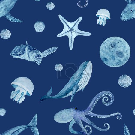 Téléchargez les photos : Sea life texturé aquarelle bleu motif monochromatique sans couture sur fond bleu. Art dessiné à la main de haute qualité. Idéal pour le textile, souvenirs, affiches, papier peint, papier d'emballage, conception de matériaux écologiques - en image libre de droit