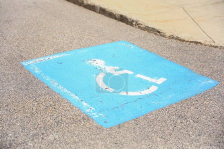 Foto de El signo de discapacidad representa accesibilidad, inclusividad, igualdad de derechos y consideración para las personas con discapacidad - Imagen libre de derechos