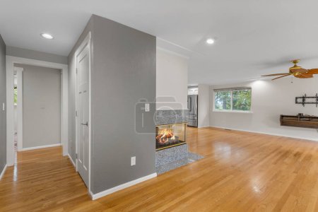 Téléchargez les photos : Chambre vide design intérieur moderne avec cheminée. Rendu 3d - en image libre de droit