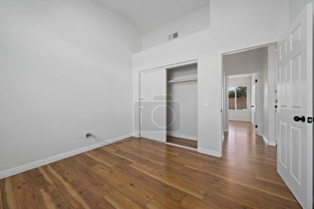 Téléchargez les photos : Bel intérieur de l'appartement vide - en image libre de droit
