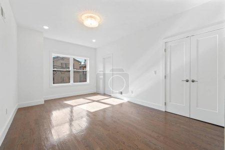 Photo for New interior in empty room with wooden floor - Royalty Free Image