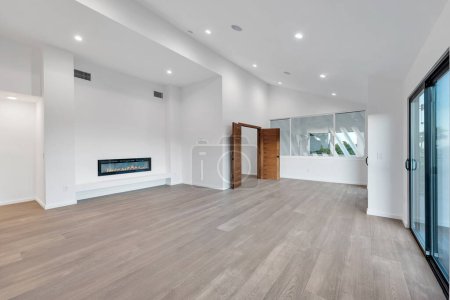 Foto de Interior de apartamento moderno con paredes blancas y suelo de madera, 3d renderizado - Imagen libre de derechos