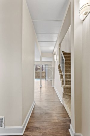 Téléchargez les photos : Design intérieur moderne avec escaliers. Rendu 3d - en image libre de droit