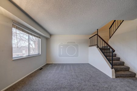 Téléchargez les photos : Nouveau design intérieur de chambre vide. Nouvel appartement - en image libre de droit