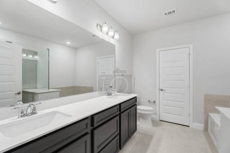 Foto de Diseño interior moderno del cuarto de baño, representación 3d - Imagen libre de derechos