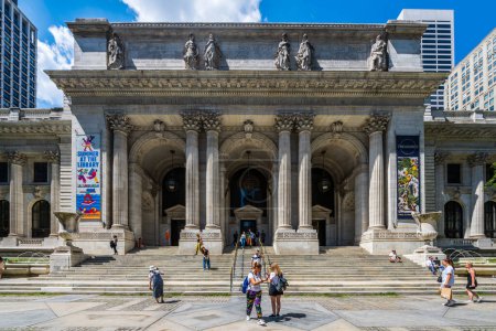 Téléchargez les photos : New York, États-Unis, août 2022 - L'extérieur de la bibliothèque publique de New York pendant une journée - en image libre de droit