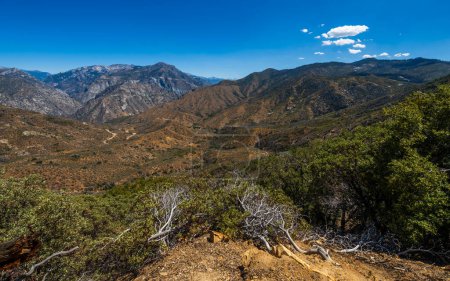 Téléchargez les photos : Vue aérienne sur les montagnes de la Sierra Nevada dans le parc national Kings Canyon. - en image libre de droit