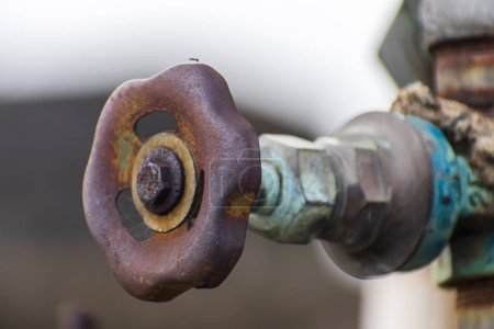 Foto de Válvula de tubería de agua aislado fotografía de primer plano con fondo borroso - Imagen libre de derechos
