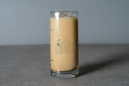 Koreanisches Essen Gericht Latte Kaffee Eis Reismehl Latte Nüsse Sahne Latte Gesalzene Karamell Croffle Gesalzene Karamell Croissant Waffeln Gebackene Snacks