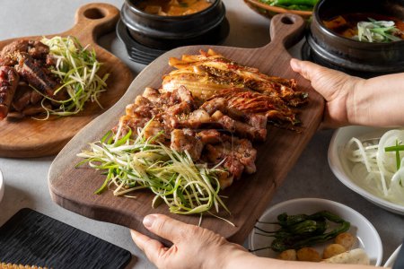Charcoal Grilled Spareribs Korean food dish Grilled Pork Belly Marinated Grilled Pig Skin Kimchi Stew stew, bean paste stew