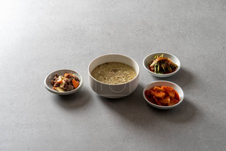 Téléchargez les photos : Samgyetang, laque samgyetang, Corée, aliments, porridge d'ormeau, nutrition, chicken soupe de poulet au ginseng - en image libre de droit