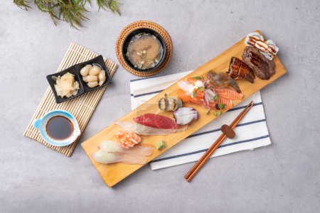 Japanisches Essen, Sashimi, Lachs, Plattfisch, Garnelen, Sushi, Sojasauce, Sashimi Bibimbap, Muschel, Tintenfisch, Sojasauce Garnelen, Misosauce,