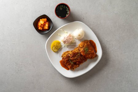 Pork cutlet, handmade, cheese, omelet rice, kimchi fried rice, buckwheat, fish cutlet, udon, fish cake, curry rice, chewy noodles