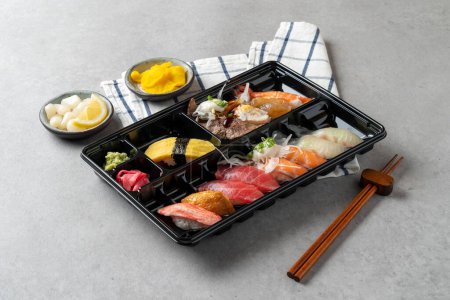 Japanese food, sashimi, sushi, flatfish, salmon, lobster, steamed, cold raw fish, rockfish, podari, sekko-si,