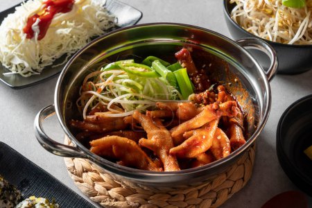 Braised spicy chicken soup, Korean food, soup, chicken feet, chicken stew, stir-fry, pork, cartilage