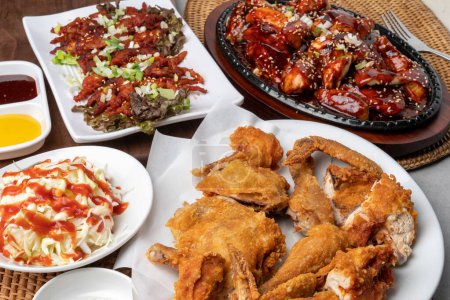 Comida coreana, pollo, barbacoa, frito, viejos días, pollo entero, deshuesado, patas de pollo, picante, col, sal, mostaza, salsa