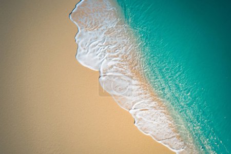Téléchargez les photos : Aerial Serenity: Beautiful Beach Sand from Above - en image libre de droit