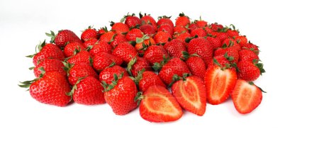 Téléchargez les photos : Fond de fraises mûres rouges. Gros plan, vue de dessus. - en image libre de droit