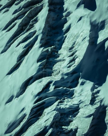 Téléchargez les photos : Vue de dessus d'un glacier en Suisse - en image libre de droit
