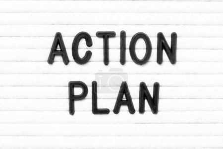 Schwarze Farbe Buchstabe in Wort Aktionsplan auf weißem Filzpappe Hintergrund