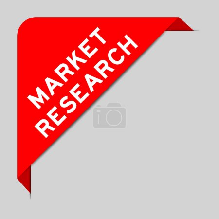 Rote Farbe des Ecketikettenbanners mit Wort Marktforschung auf grauem Hintergrund