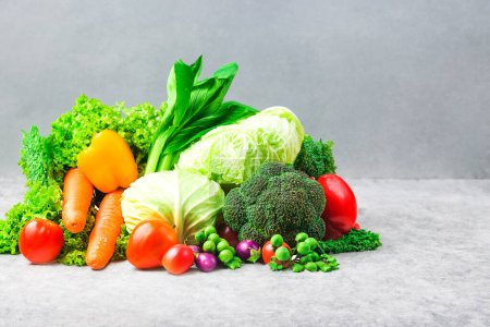 Foto de Abundancia de verduras frescas y saludables - Imagen libre de derechos