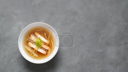 Foto de Primer plano de una sabrosa sopa de pescado - Imagen libre de derechos