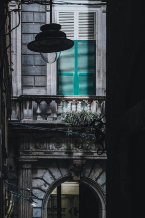 Foto de Center of Genoa carrugi and internal streets. High quality photo - Imagen libre de derechos