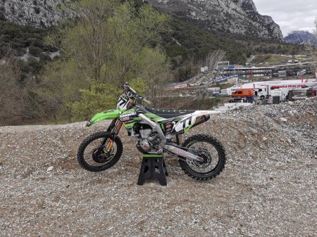 Téléchargez les photos : Trento, Italie - 2019 04 03 : Circuit de motocross MxGp de Pietramurata kawasaki. Photo de haute qualité - en image libre de droit