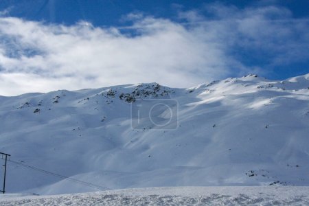 Téléchargez les photos : Alpes à Val Senales vue d'ensemble sur la journée ensoleillée. Photo de haute qualité - en image libre de droit