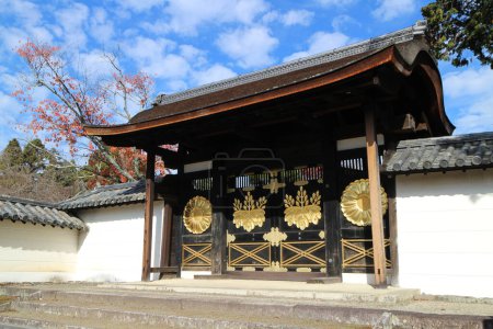 Das Tor des Daigoji-Tempels Sanbo-in in Kyoto, Japan