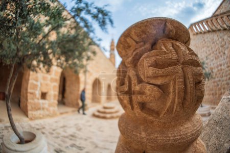 Téléchargez les photos : Monastère Mor Gabriel à Mardin avec des photos prises sous différents angles - en image libre de droit
